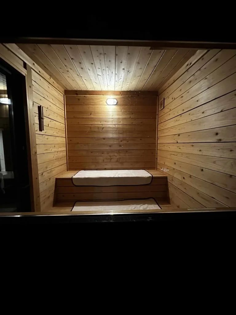 エミュズヴィラ 中