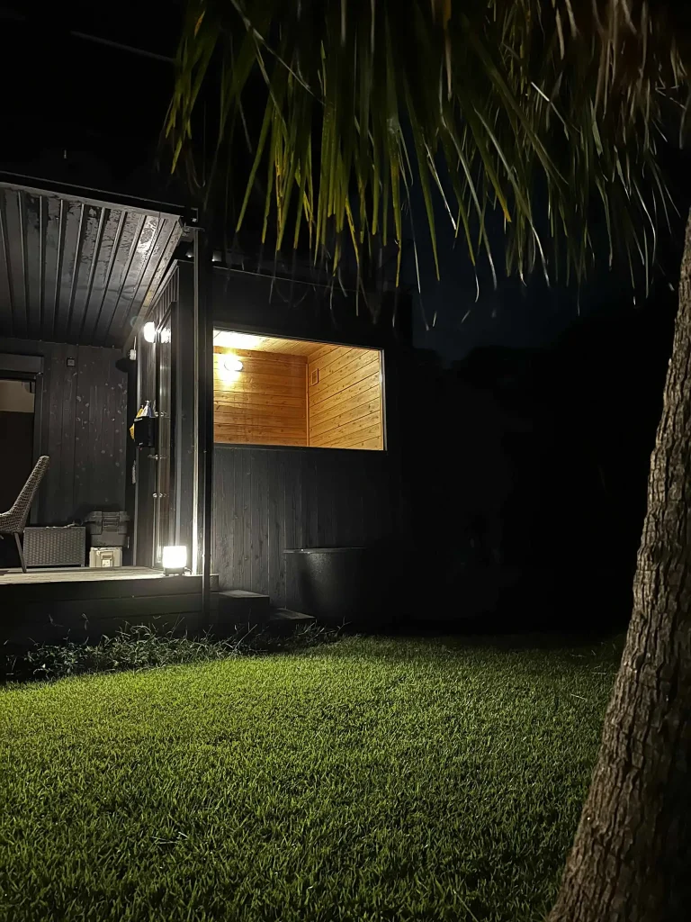 エミュズヴィラ　サウナ外観